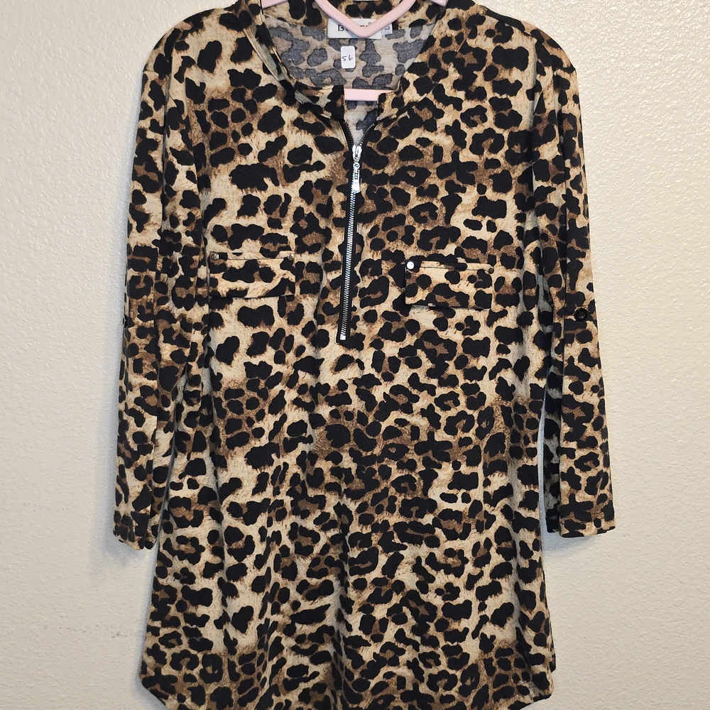 Leopard Print Zip-Up Blouse
